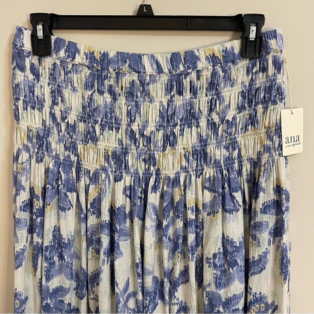 NWT a.n.a Kiara Cream and Blue Floral A-Line Skirt Smocked Waist Various Sizes - Picture 4 of 9